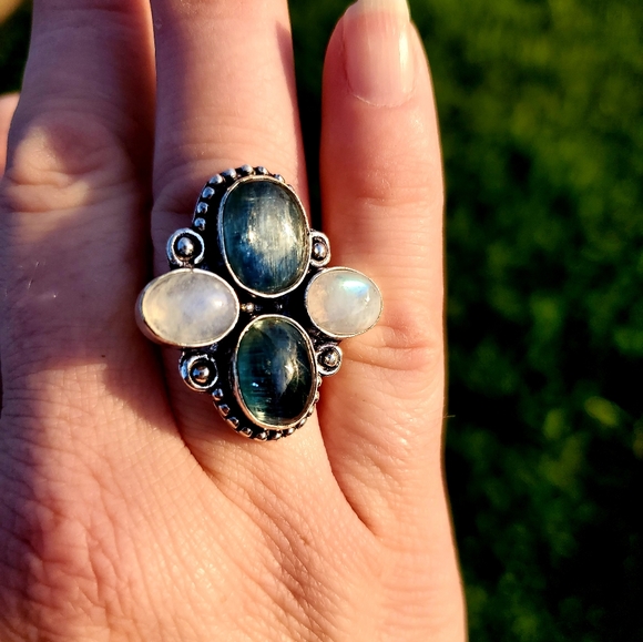 ***Sale*** New Kyanite & Rainbow Moonstone 925 Silver Ring. - Picture 3 of 8